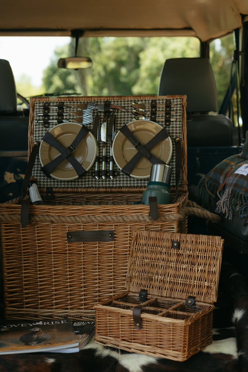 FT 6-Person Picnic Basket