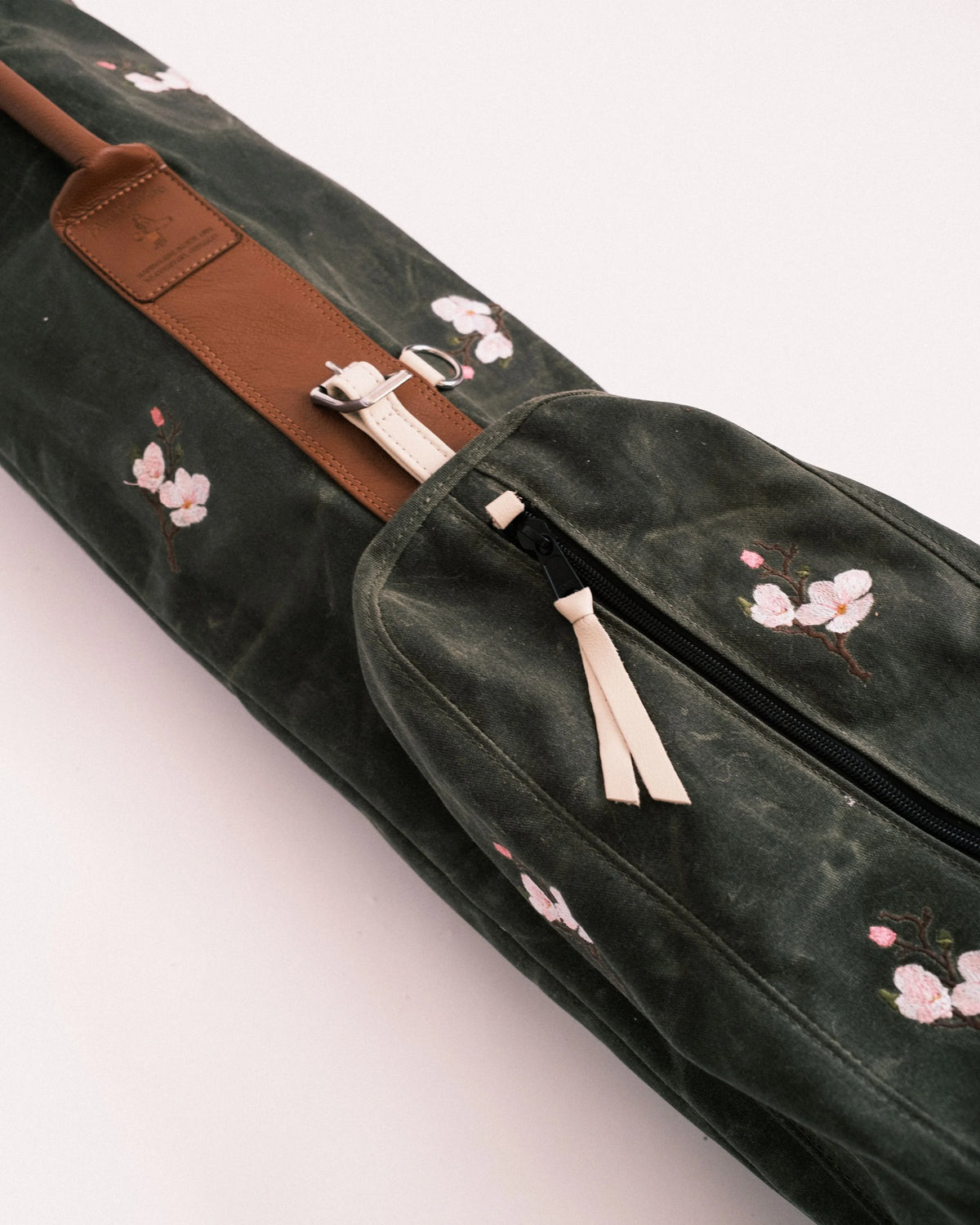 Gumtreegolfandnature GGNC x Mackenzie Seasonal Sunday Bag - FALL Gumtree Golf & Nature Club
