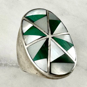 Vintage Zuni Mother of Pearl and Malachite Silver ring