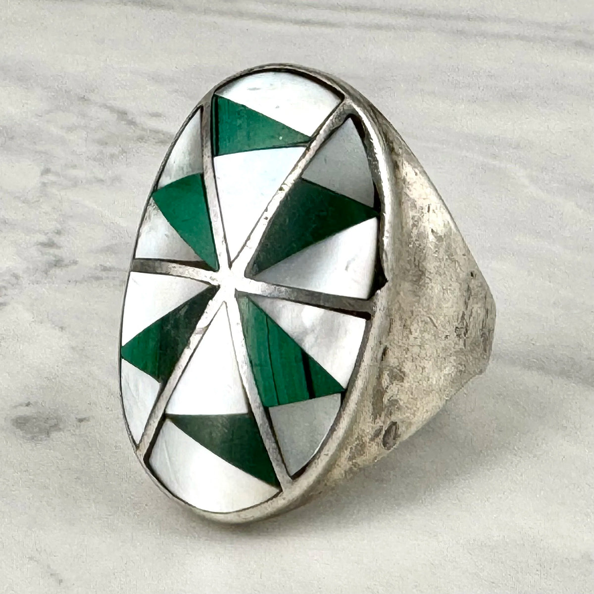 Vintage Zuni Mother of Pearl and Malachite Silver ring
