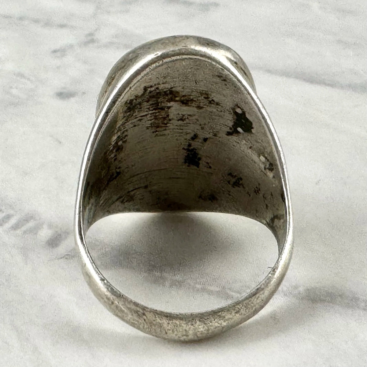 Vintage Zuni Mother of Pearl and Malachite Silver ring