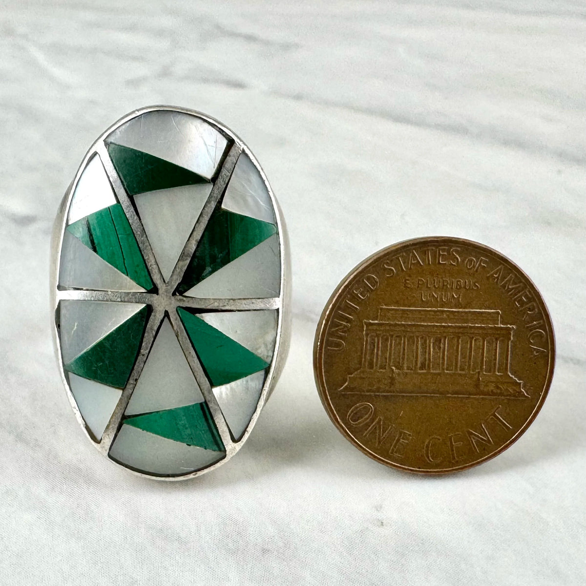Vintage Zuni Mother of Pearl and Malachite Silver ring